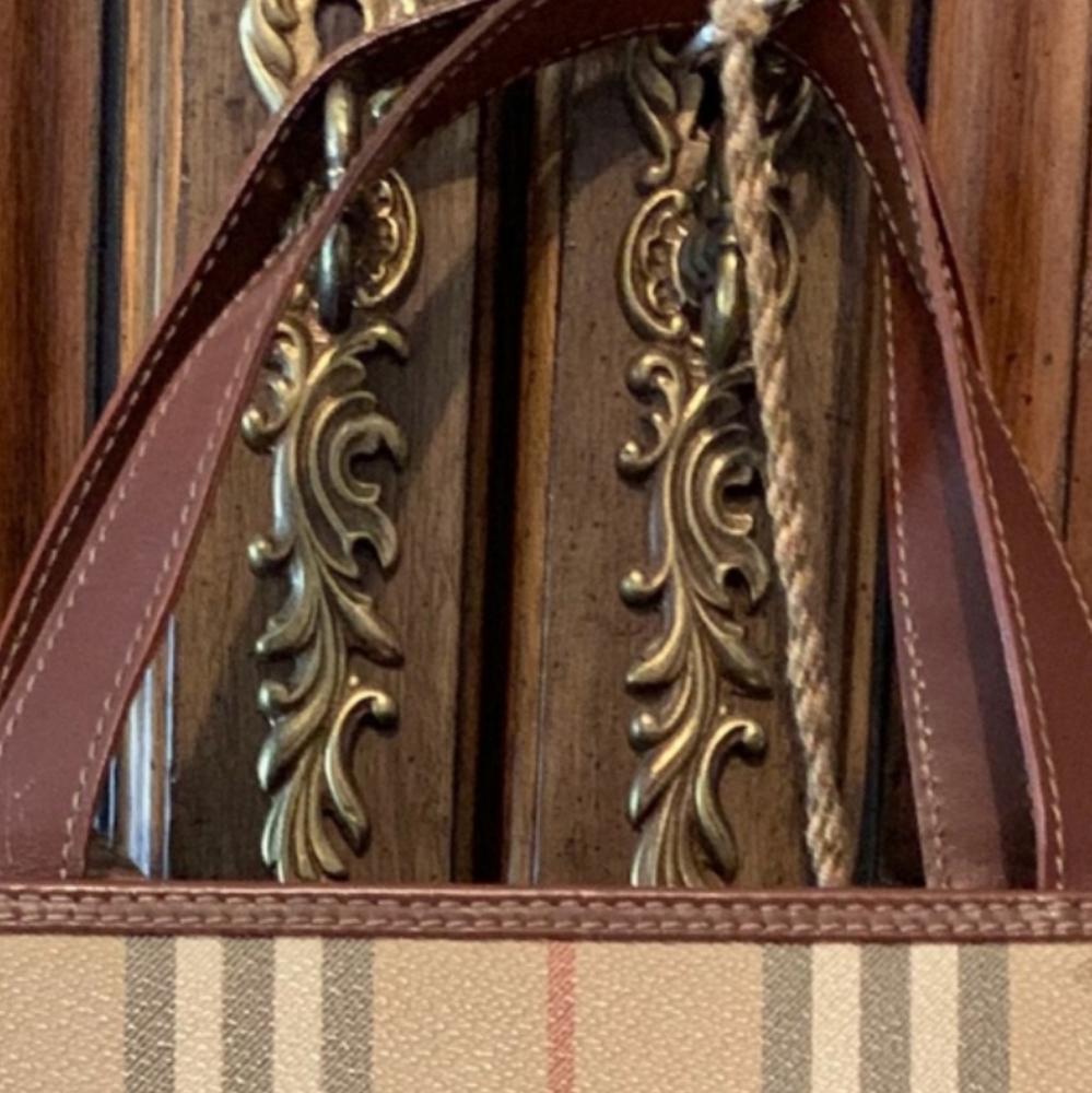 Handbag - Picture 2 of 5